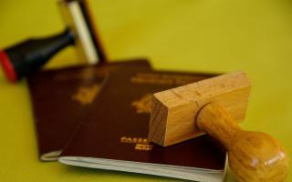 За границу с долгами: выпустят или нет?